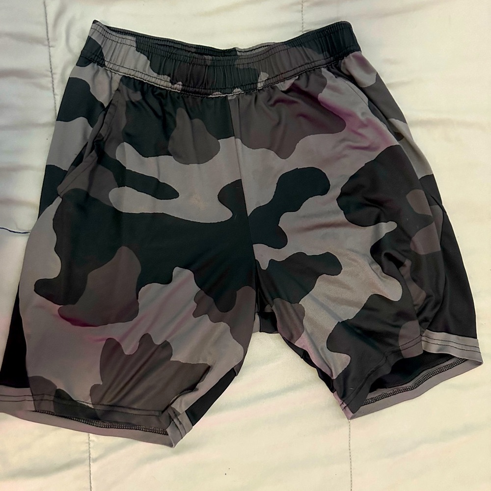 All in motion - shorts